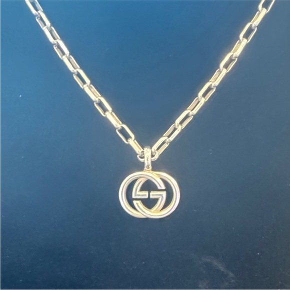 GUCCI 925 Sterling Silver Chain Necklace W/ Interlocking GG Logo Pendant - Picture 2 of 3